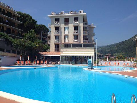 Hotel Paco Pietra Ligure Exterior foto