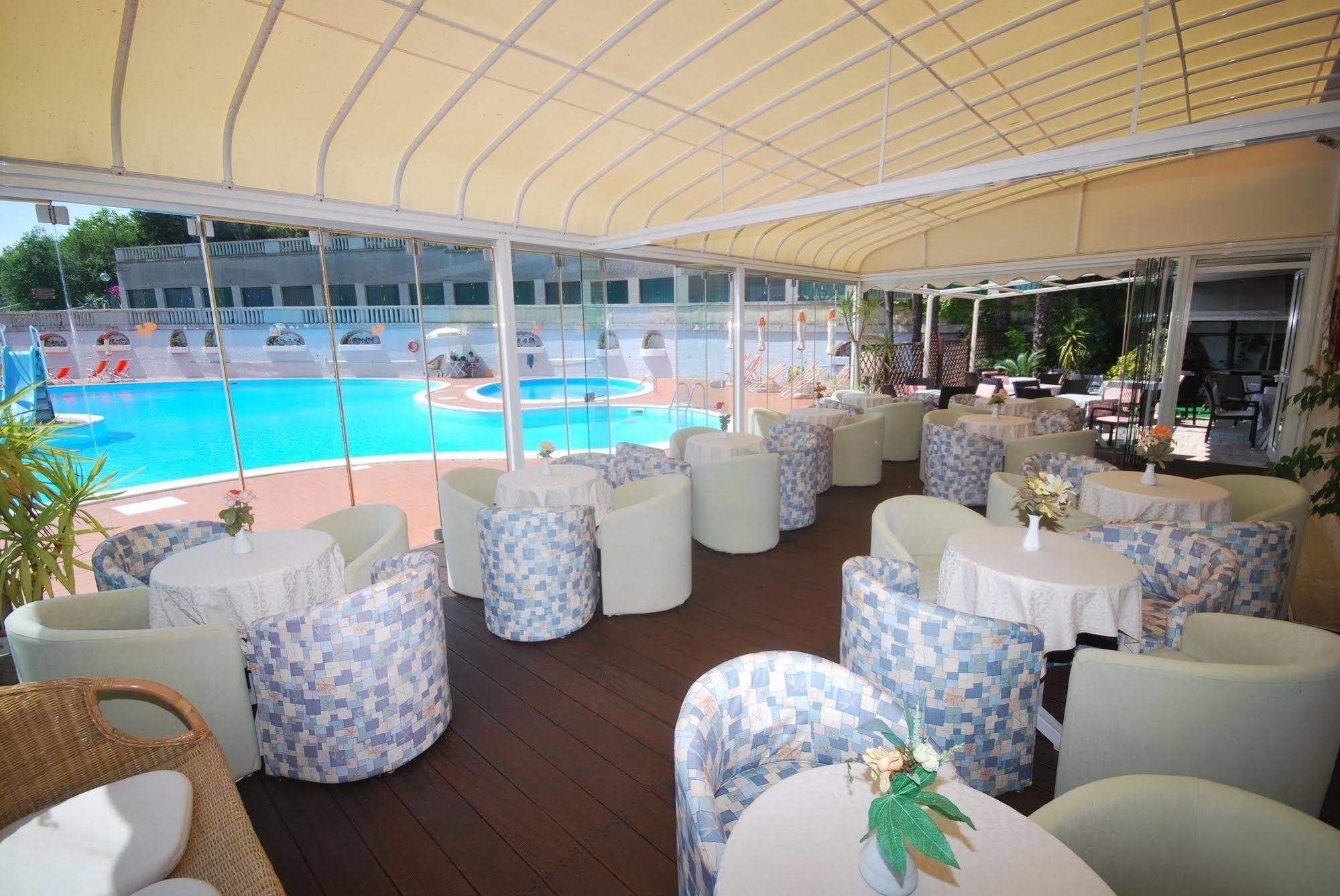Hotel Paco Pietra Ligure Exterior foto