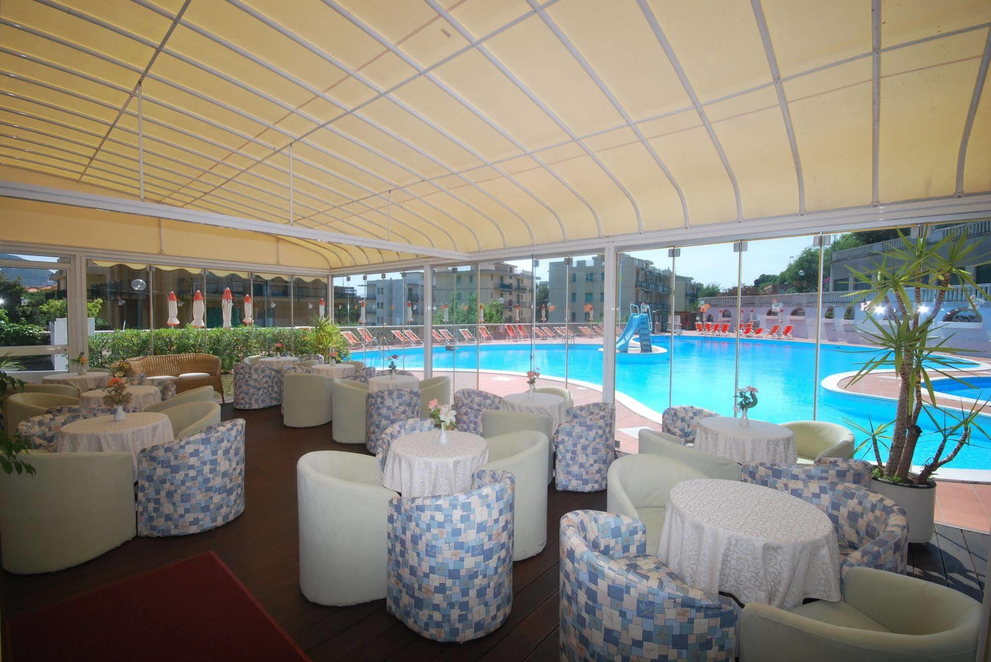 Hotel Paco Pietra Ligure Exterior foto